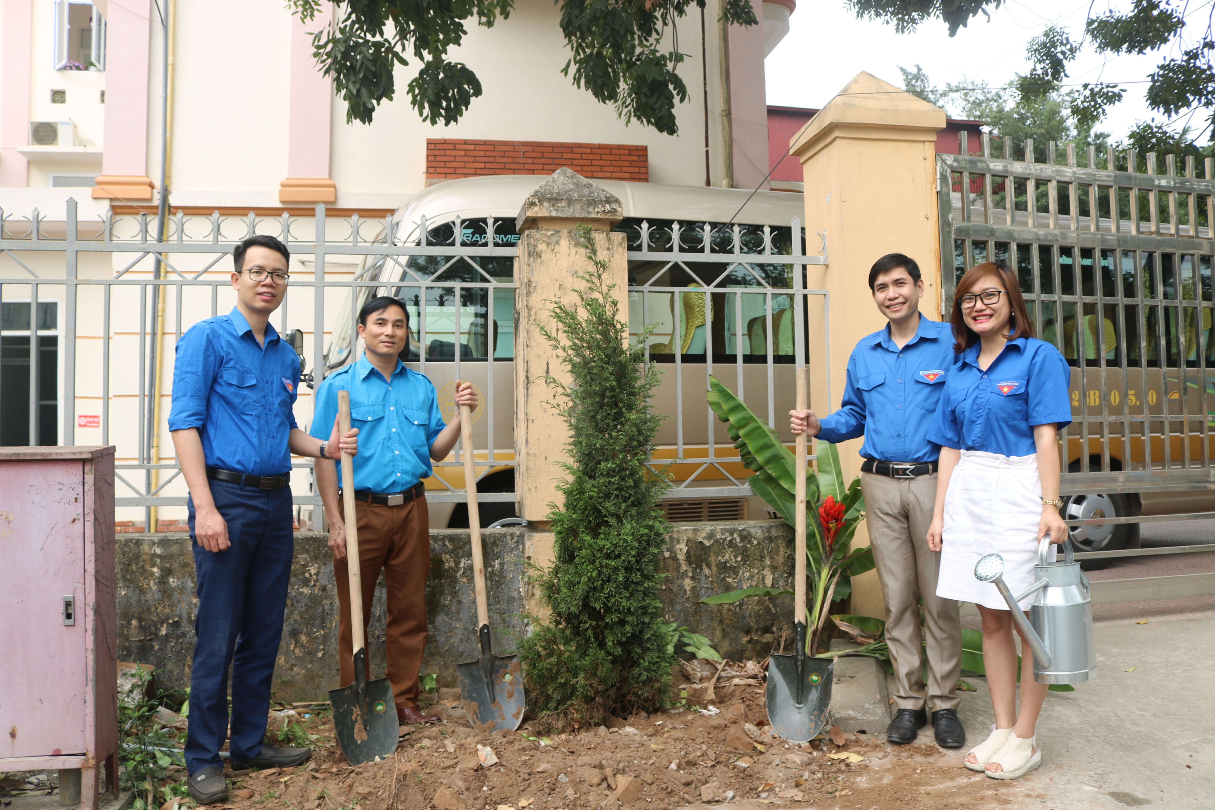  ĐOÀN THANH NIÊN BVĐK TỈNH PHÁT ĐỘNG TRỒNG CÂY HƯỞNG ỨNG THÁNG THANH NIÊN