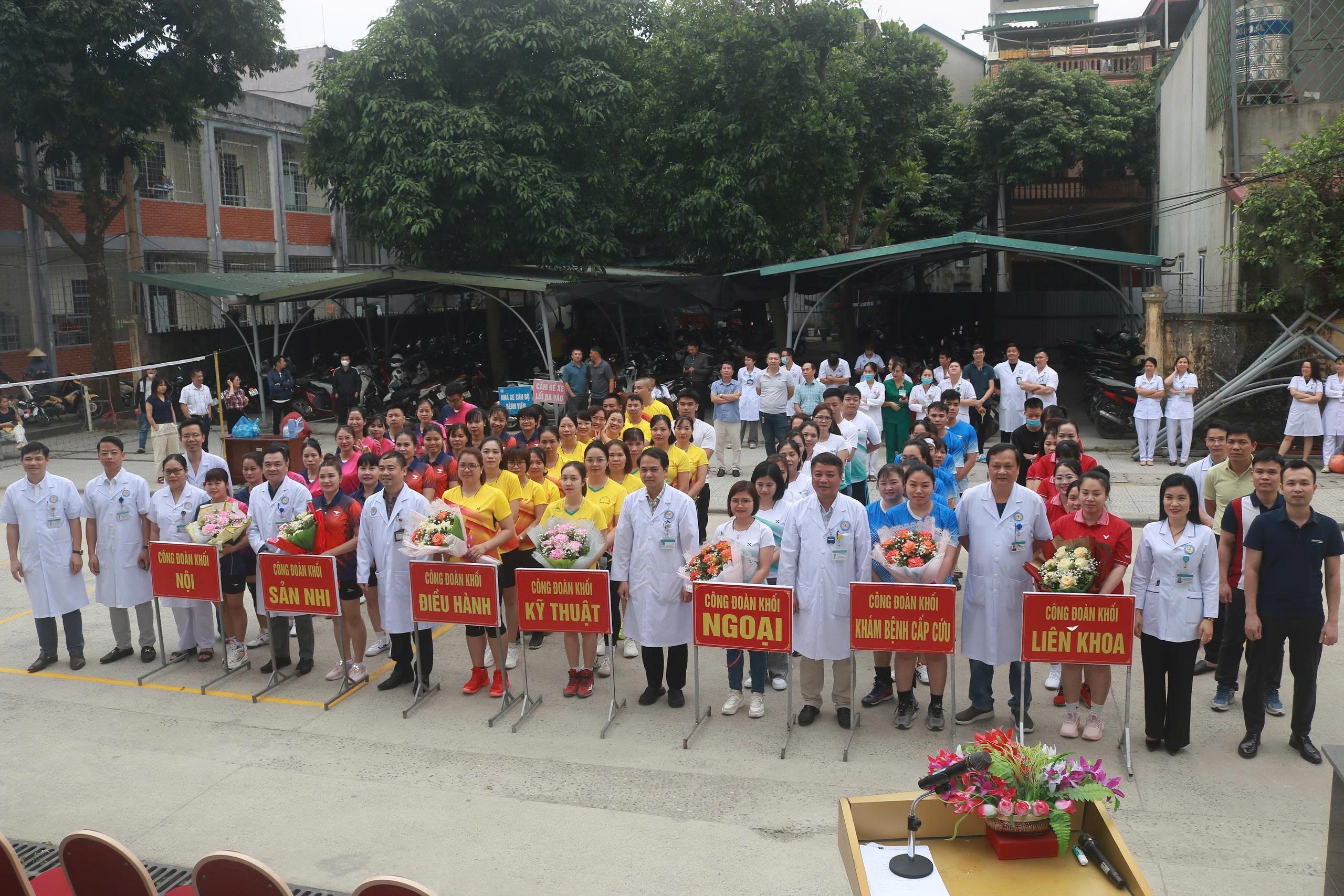  Sôi nổi khai mạc và vòng loại Giải Bóng chuyền – Kéo co Bệnh viện Đa khoa Hòa Bình năm 2026