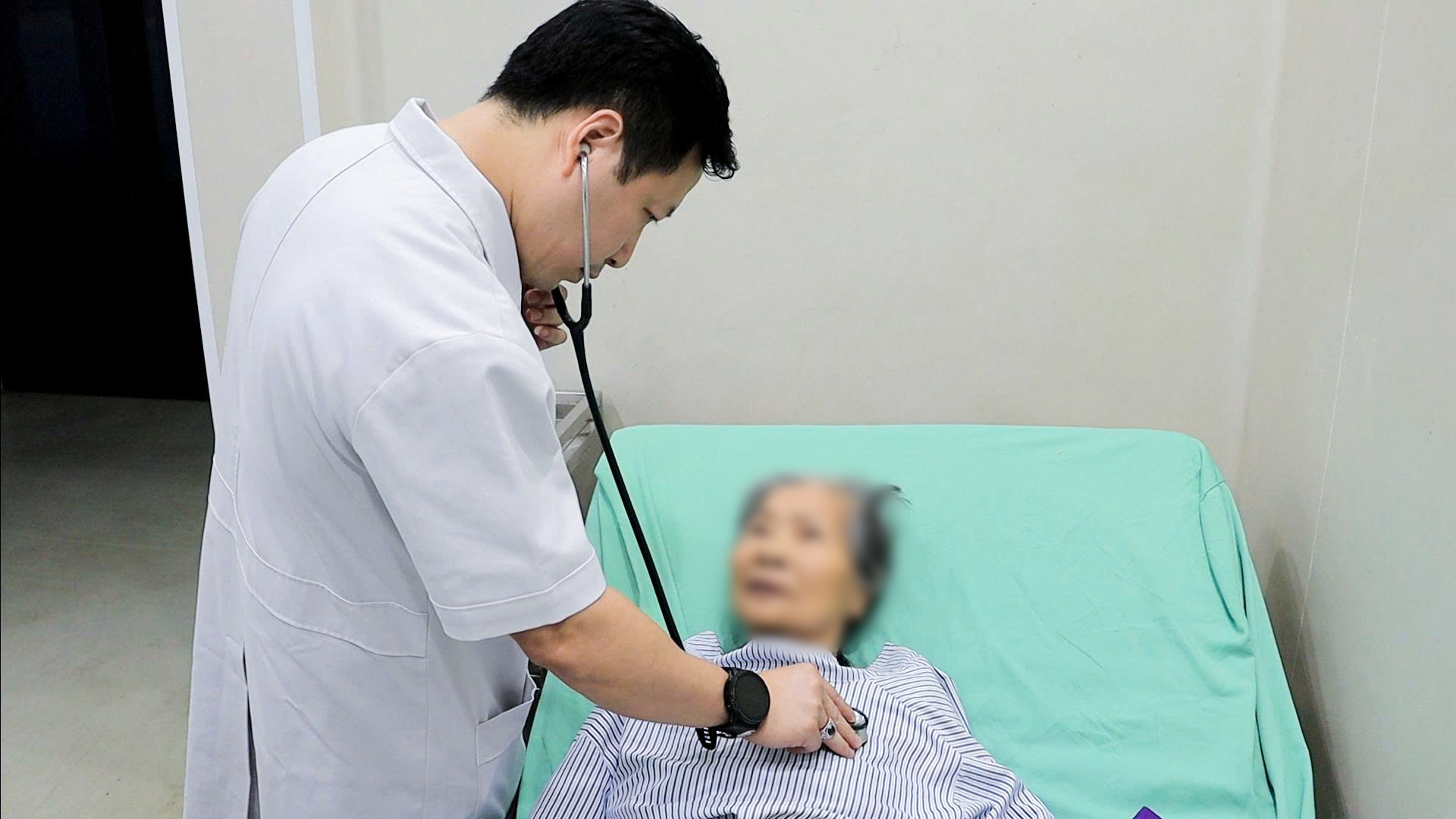  Hưởng ứng ngày Đột quỵ thế giới 29/10 - Hành động ngay, cứu lấy bộ não