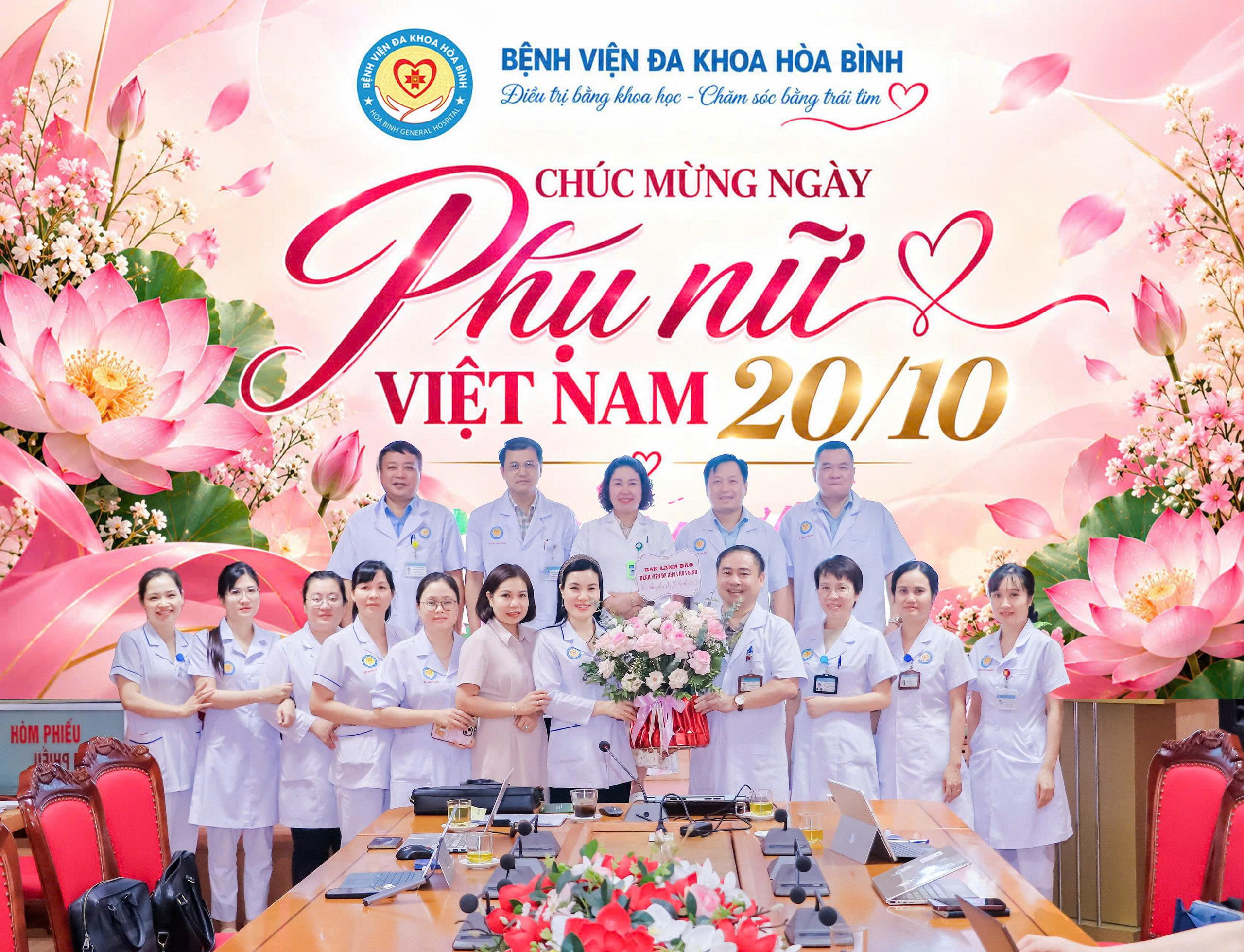  Bệnh viện Đa khoa Hòa Bình gặp mặt chúc mừng Ngày Phụ nữ việt nam 20/10