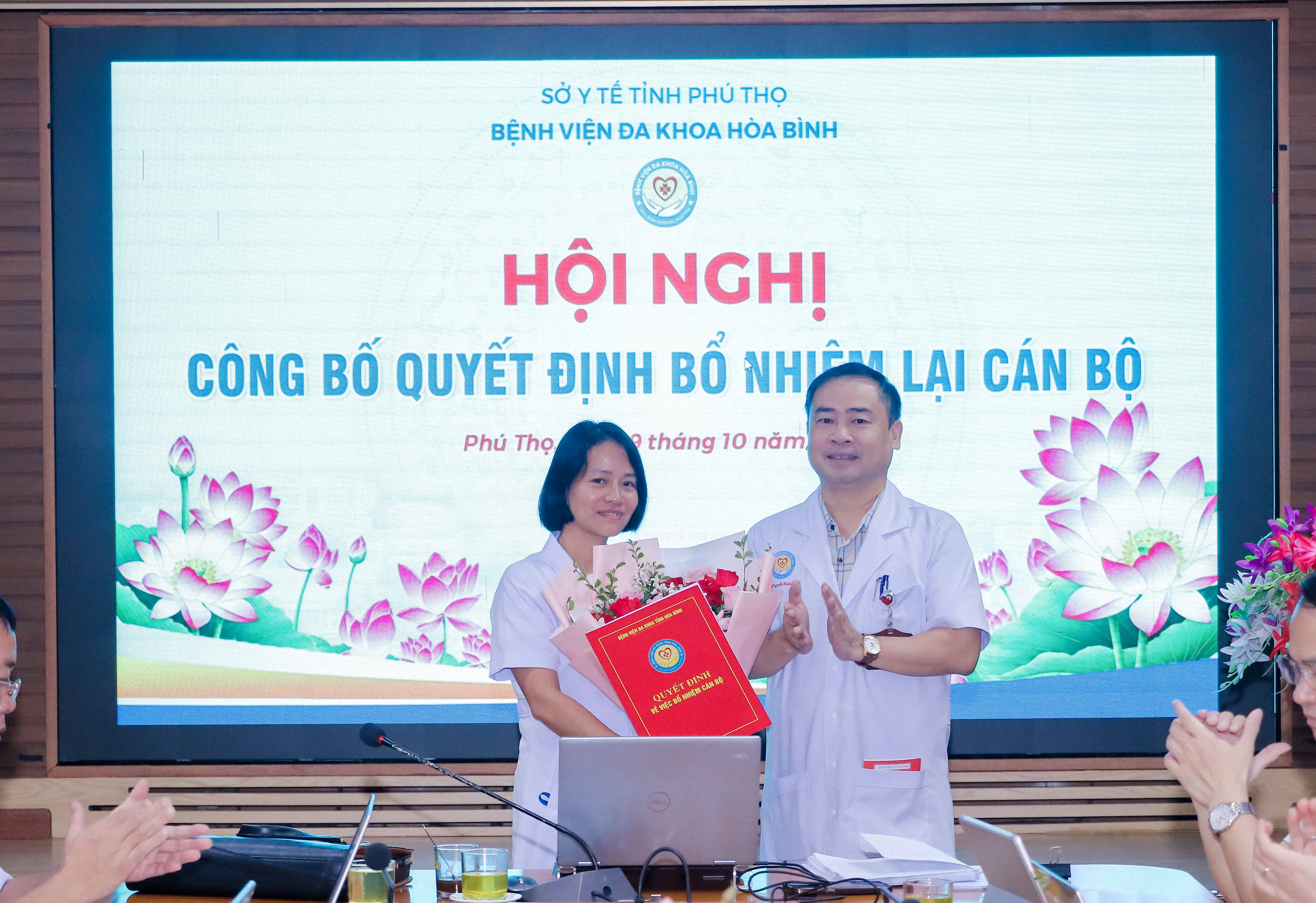  Bệnh viện Đa khoa Hòa Bình tổ chức lễ công bố quyết định bổ nhiệm lại cán bộ