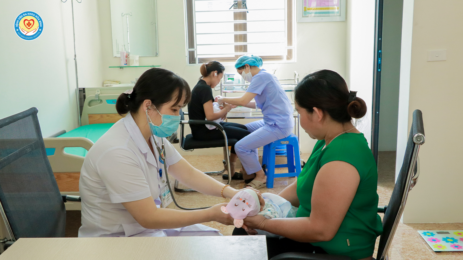  Triển khai tiêm chủng tại Bệnh viện Đa khoa Hòa Bình