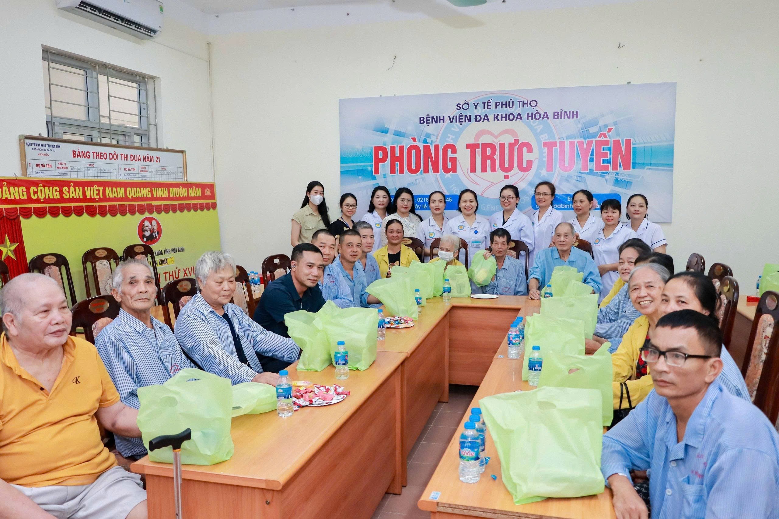  Tổ chức chương trình truyền thông giáo dục sức khỏe cho người bệnh nhân Ngày An toàn người bệnh Thế giới