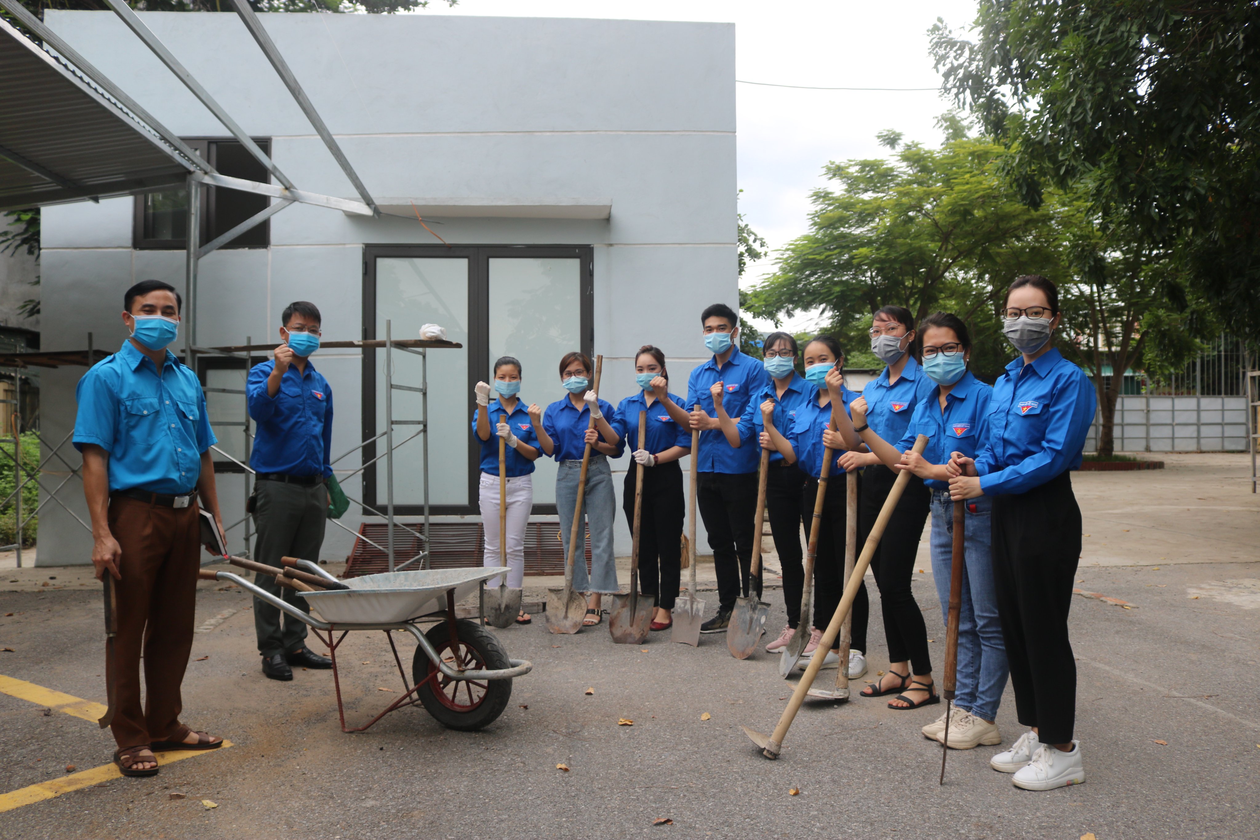 Đoàn Thanh niên ra quân vì một Bệnh viện xanh – sạch – đẹp 